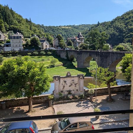 Chez Cornelia Bed & Breakfast Estaing  Eksteriør bilde